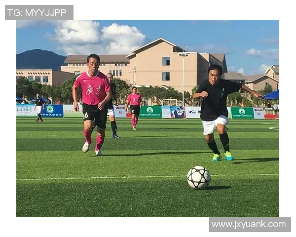 足球明星魅力四射的帅气瞬间集锦尽显风采与激情 足球明星魅力四射的帅气瞬间集锦尽显风采与激情