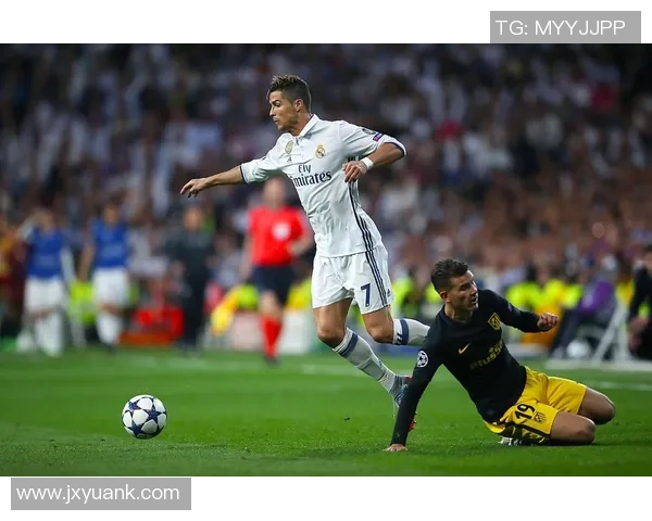 足球巨星C罗的辉煌生涯与经典瞬间全景展示